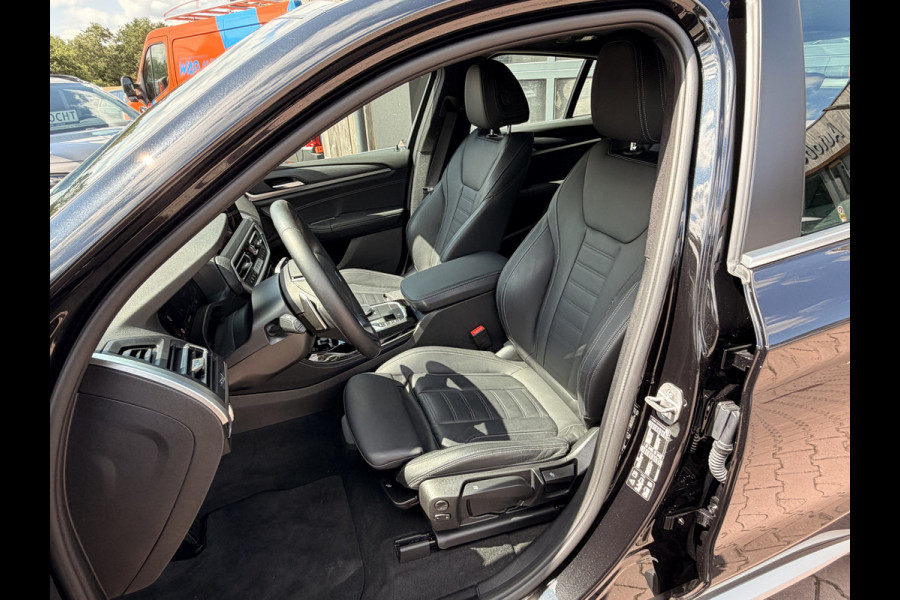 BMW X4 xDrive20i Business Edition Plus | Laser LED | Pano | Leder | Sportstoelen | Stoelverwarming | Elek. achterklep | Sfeerverlichting | Keyless | HUD |