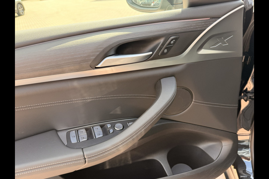 BMW X4 xDrive20i Business Edition Plus | Laser LED | Pano | Leder | Sportstoelen | Stoelverwarming | Elek. achterklep | Sfeerverlichting | Keyless | HUD |