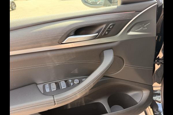 BMW X4 xDrive20i Business Edition Plus | Laser LED | Pano | Leder | Sportstoelen | Stoelverwarming | Elek. achterklep | Sfeerverlichting | Keyless | HUD |