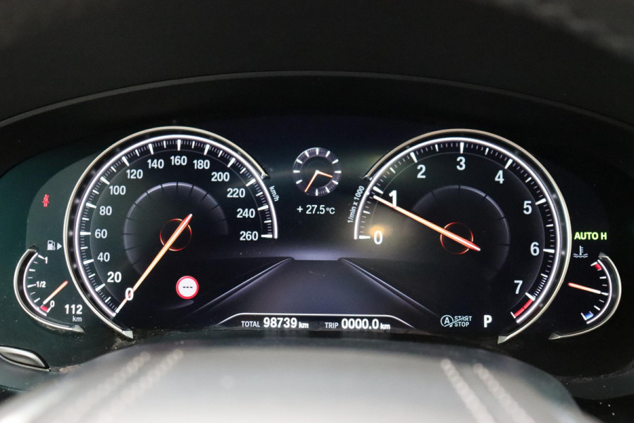 BMW 5 Serie Sedan 530i High Executive Sport Line Automaat / Navigatiesysteem Professional / Schuif-/kanteldak / Active Protection / Sfeerverlichting / Comfortstoelen / 20 Inch / Soft Close / Adaptieve LED-koplamp / Driving Assistant / Extra Getint Glas