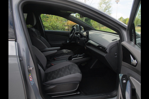 Volkswagen ID.4 Pro 77 kWh | SOH 94% | Warmtepomp | Sfeerverlichting | 20 Inch | Parkeersensoren | Apple Carplay |