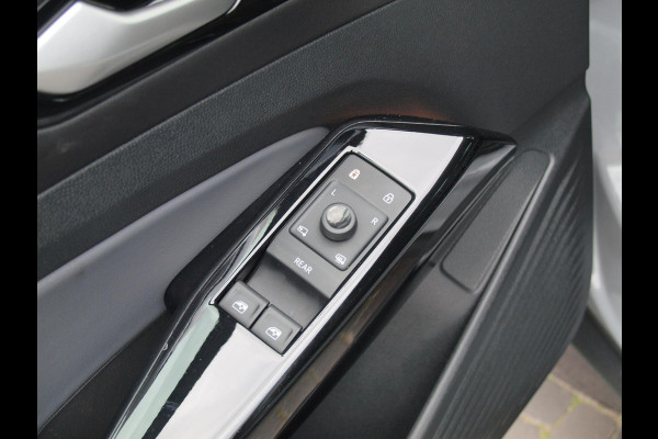 Volkswagen ID.4 Pro 77 kWh | SOH 94% | Warmtepomp | Sfeerverlichting | 20 Inch | Parkeersensoren | Apple Carplay |