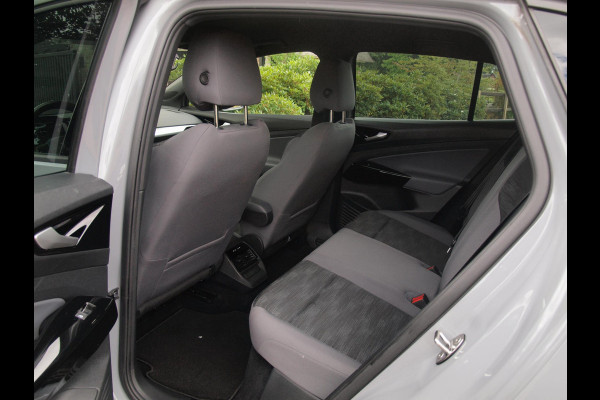 Volkswagen ID.4 Pro 77 kWh | SOH 94% | Warmtepomp | Sfeerverlichting | 20 Inch | Parkeersensoren | Apple Carplay |