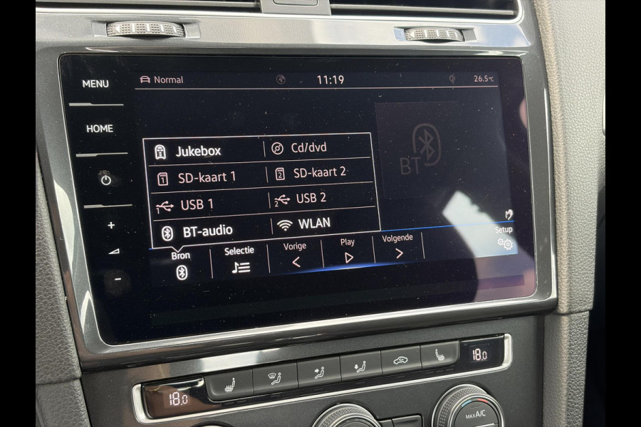 Volkswagen e-Golf e-Golf SOH88%,Draadloze telefoonlader,Camera,Carplay,Navi,Recent beurt gehad,Keyless,Warmtepomp,2e Eigenaar,Stoelverwarming,Pdc V+A,N.A.P,Nieuwe Apk bij Aflevering