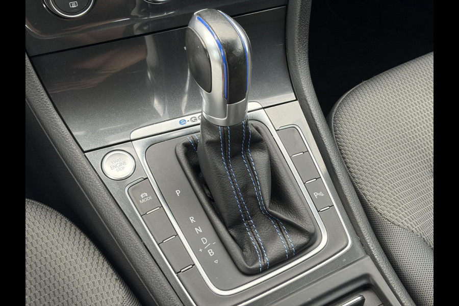 Volkswagen e-Golf e-Golf SOH88%,Draadloze telefoonlader,Camera,Carplay,Navi,Recent beurt gehad,Keyless,Warmtepomp,2e Eigenaar,Stoelverwarming,Pdc V+A,N.A.P,Nieuwe Apk bij Aflevering
