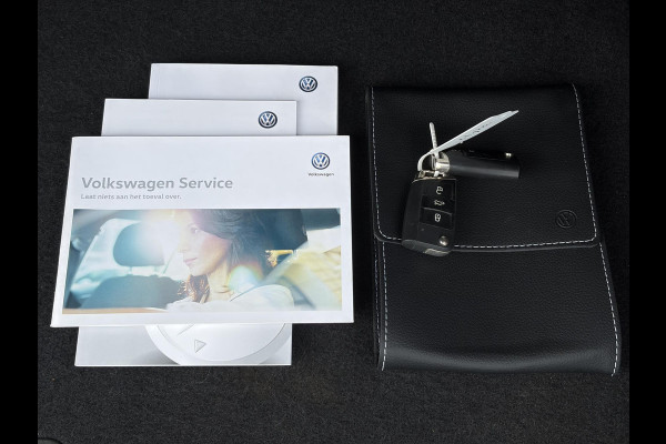 Volkswagen e-Golf e-Golf SOH88%,Draadloze telefoonlader,Camera,Carplay,Navi,Recent beurt gehad,Keyless,Warmtepomp,2e Eigenaar,Stoelverwarming,Pdc V+A,N.A.P,Nieuwe Apk bij Aflevering