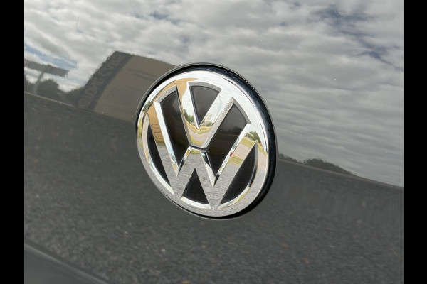 Volkswagen e-Golf e-Golf SOH88%,Draadloze telefoonlader,Camera,Carplay,Navi,Recent beurt gehad,Keyless,Warmtepomp,2e Eigenaar,Stoelverwarming,Pdc V+A,N.A.P,Nieuwe Apk bij Aflevering