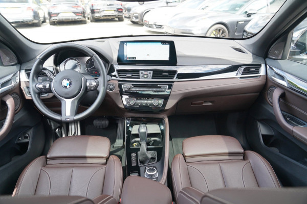 BMW X1 XDrive25e eDrive Edition | M-pakket | HuD | Panorama | Harman/Kardon | Adaptieve Cruise | Memory | Trekhaak | Camera | NAP