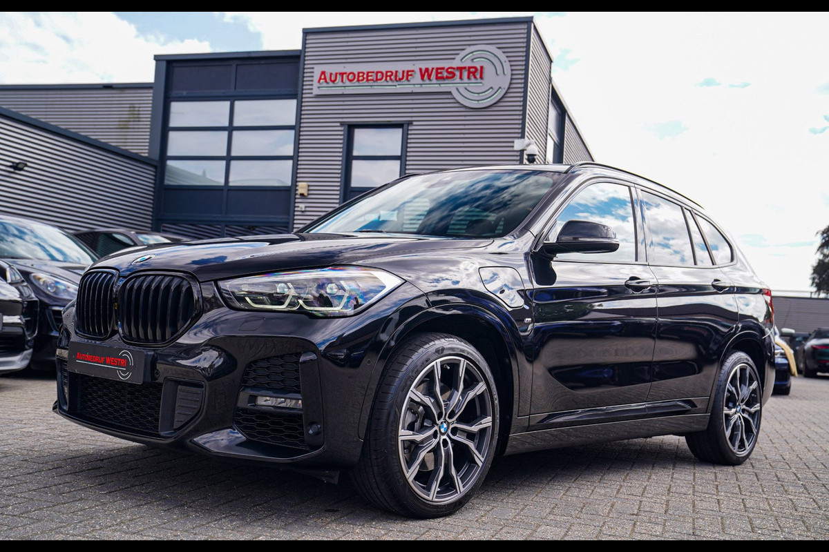 BMW X1 XDrive25e eDrive Edition | M-pakket | HuD | Panorama | Harman/Kardon | Adaptieve Cruise | Memory | Trekhaak | Camera | NAP