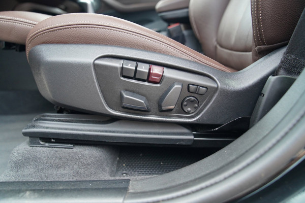 BMW X1 XDrive25e eDrive Edition | M-pakket | HuD | Panorama | Harman/Kardon | Adaptieve Cruise | Memory | Trekhaak | Camera | NAP