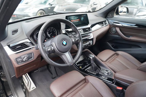 BMW X1 XDrive25e eDrive Edition | M-pakket | HuD | Panorama | Harman/Kardon | Adaptieve Cruise | Memory | Trekhaak | Camera | NAP