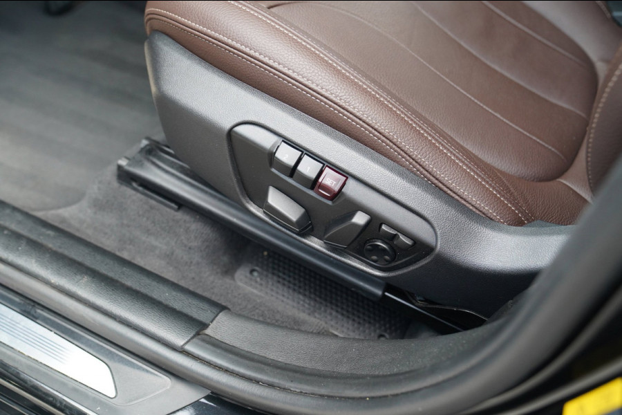 BMW X1 XDrive25e eDrive Edition | M-pakket | HuD | Panorama | Harman/Kardon | Adaptieve Cruise | Memory | Trekhaak | Camera | NAP