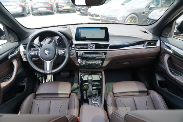 BMW X1 XDrive25e eDrive Edition | M-pakket | HuD | Panorama | Harman/Kardon | Adaptieve Cruise | Memory | Trekhaak | Camera | NAP