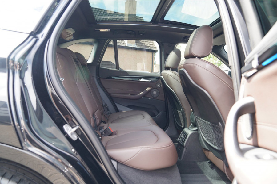 BMW X1 XDrive25e eDrive Edition | M-pakket | HuD | Panorama | Harman/Kardon | Adaptieve Cruise | Memory | Trekhaak | Camera | NAP