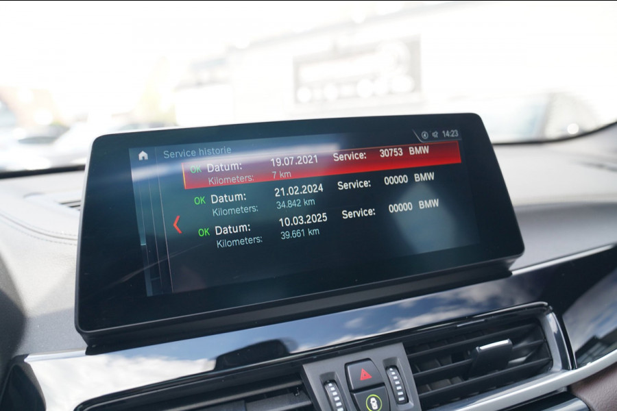 BMW X1 XDrive25e eDrive Edition | M-pakket | HuD | Panorama | Harman/Kardon | Adaptieve Cruise | Memory | Trekhaak | Camera | NAP