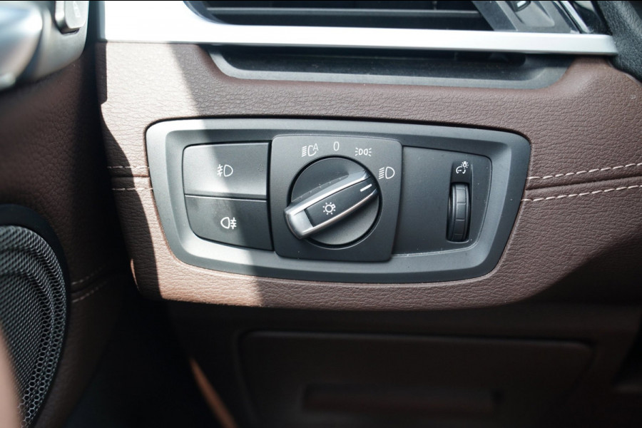 BMW X1 XDrive25e eDrive Edition | M-pakket | HuD | Panorama | Harman/Kardon | Adaptieve Cruise | Memory | Trekhaak | Camera | NAP