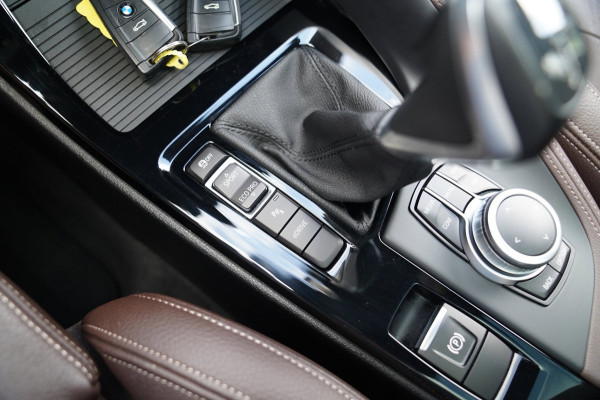 BMW X1 XDrive25e eDrive Edition | M-pakket | HuD | Panorama | Harman/Kardon | Adaptieve Cruise | Memory | Trekhaak | Camera | NAP