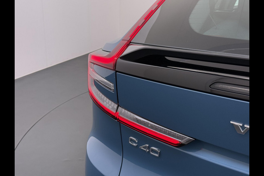 Volvo C40 Recharge Core 70 kWh VAN:32.900,- VOOR:29.770,- UW HERFSTVOORDEEL:3.130,- SOH 95% | STOEL & STUUR VERWARMING | ACHTERUITRIJCAMERA | 12 MND BOVAG GARANTIE| PANO| VOLVO DEALER ONDERHOUDEN|