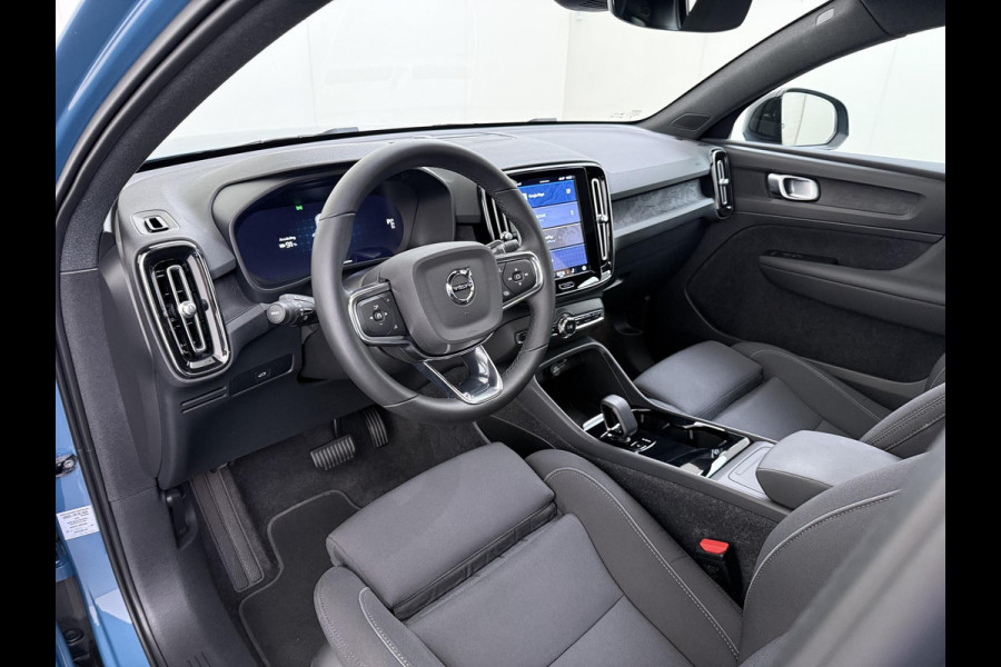 Volvo C40 Recharge Core 70 kWh VAN:32.900,- VOOR:29.770,- UW HERFSTVOORDEEL:3.130,- SOH 95% | STOEL & STUUR VERWARMING | ACHTERUITRIJCAMERA | 12 MND BOVAG GARANTIE| PANO| VOLVO DEALER ONDERHOUDEN|