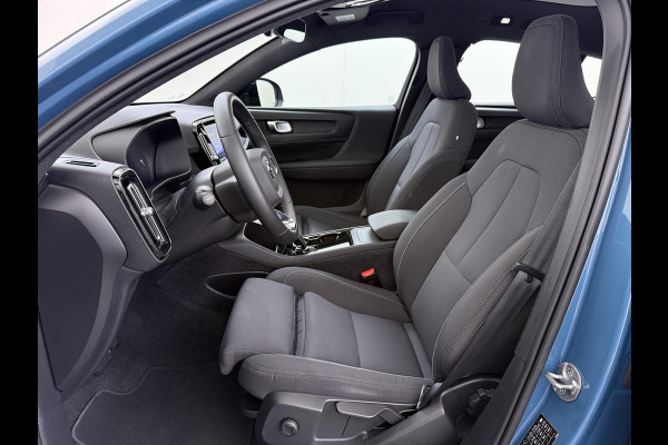 Volvo C40 Recharge Core 70 kWh VAN:32.900,- VOOR:29.770,- UW HERFSTVOORDEEL:3.130,- SOH 95% | STOEL & STUUR VERWARMING | ACHTERUITRIJCAMERA | 12 MND BOVAG GARANTIE| PANO| VOLVO DEALER ONDERHOUDEN|