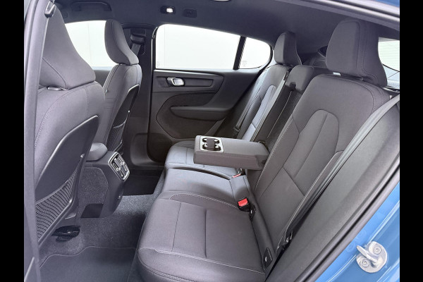 Volvo C40 Recharge Core 70 kWh VAN:32.900,- VOOR:29.770,- UW HERFSTVOORDEEL:3.130,- SOH 95% | STOEL & STUUR VERWARMING | ACHTERUITRIJCAMERA | 12 MND BOVAG GARANTIE| PANO| VOLVO DEALER ONDERHOUDEN|