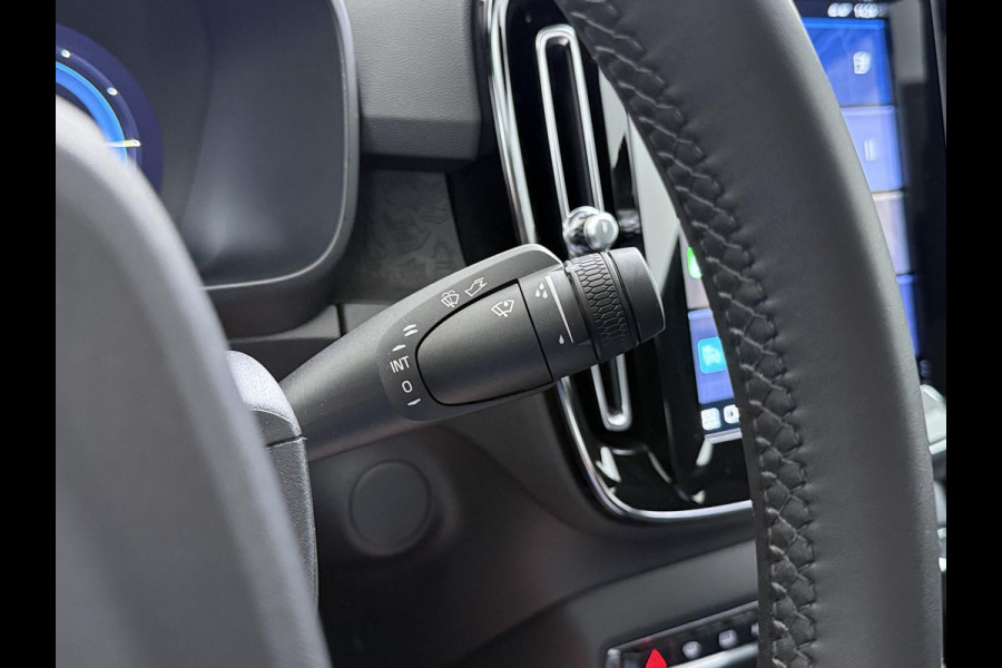 Volvo C40 Recharge Core 70 kWh VAN:32.900,- VOOR:29.770,- UW HERFSTVOORDEEL:3.130,- SOH 95% | STOEL & STUUR VERWARMING | ACHTERUITRIJCAMERA | 12 MND BOVAG GARANTIE| PANO| VOLVO DEALER ONDERHOUDEN|