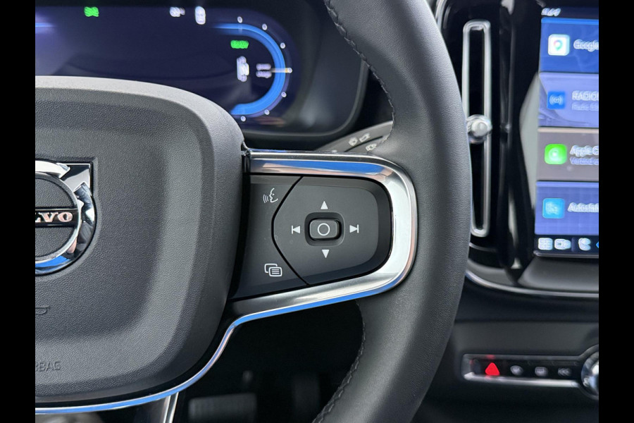 Volvo C40 Recharge Core 70 kWh VAN:32.900,- VOOR:29.770,- UW HERFSTVOORDEEL:3.130,- SOH 95% | STOEL & STUUR VERWARMING | ACHTERUITRIJCAMERA | 12 MND BOVAG GARANTIE| PANO| VOLVO DEALER ONDERHOUDEN|