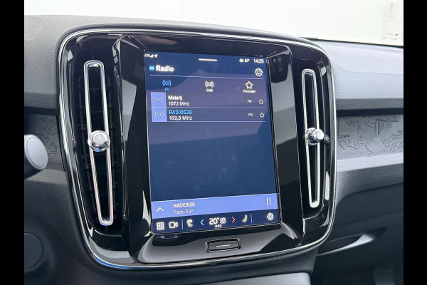 Volvo C40 Recharge Core 70 kWh VAN:32.900,- VOOR:29.770,- UW HERFSTVOORDEEL:3.130,- SOH 95% | STOEL & STUUR VERWARMING | ACHTERUITRIJCAMERA | 12 MND BOVAG GARANTIE| PANO| VOLVO DEALER ONDERHOUDEN|