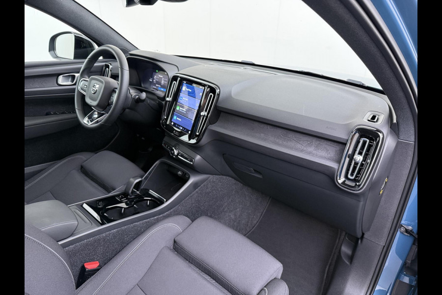 Volvo C40 Recharge Core 70 kWh VAN:32.900,- VOOR:29.770,- UW HERFSTVOORDEEL:3.130,- SOH 95% | STOEL & STUUR VERWARMING | ACHTERUITRIJCAMERA | 12 MND BOVAG GARANTIE| PANO| VOLVO DEALER ONDERHOUDEN|