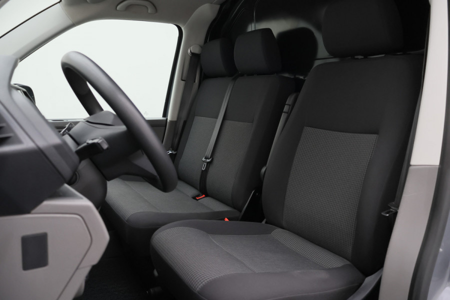 Volkswagen Transporter 2.0 TDI DSG 150 PK Lang 3-Zits, Airco, Cruise, Apple Carplay, Camera, DAB, PDC, Trekhaak, 18''