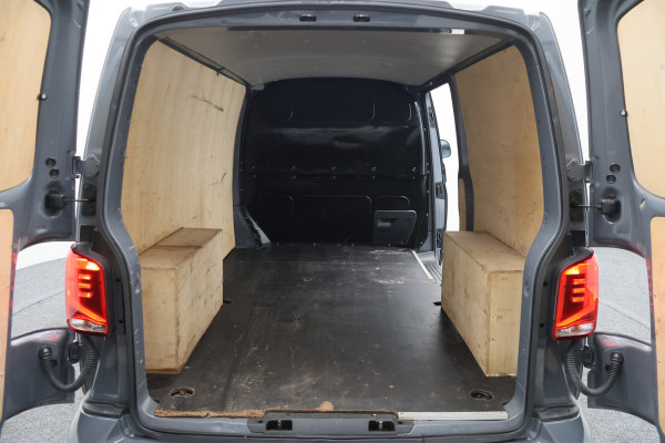 Volkswagen Transporter 2.0 TDI DSG 150 PK Lang 3-Zits, Airco, Cruise, Apple Carplay, Camera, DAB, PDC, Trekhaak, 18''