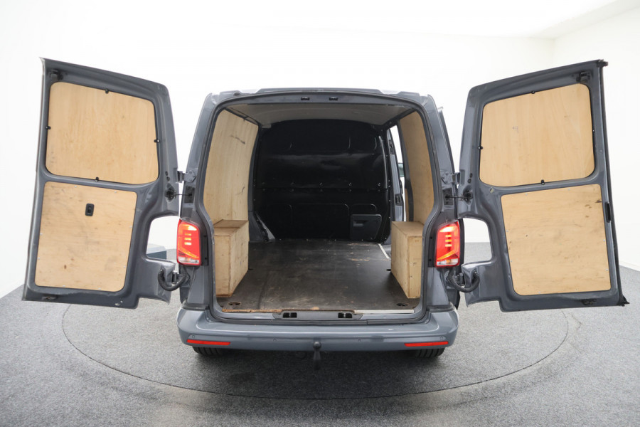 Volkswagen Transporter 2.0 TDI DSG 150 PK Lang 3-Zits, Airco, Cruise, Apple Carplay, Camera, DAB, PDC, Trekhaak, 18''