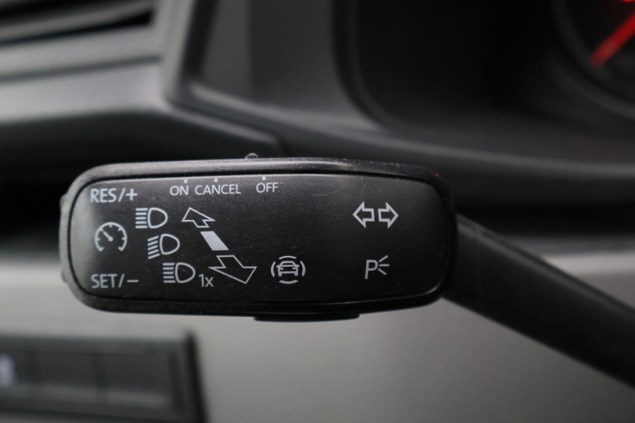Volkswagen Transporter 2.0 TDI DSG 150 PK Lang 3-Zits, Airco, Cruise, Apple Carplay, Camera, DAB, PDC, Trekhaak, 18''