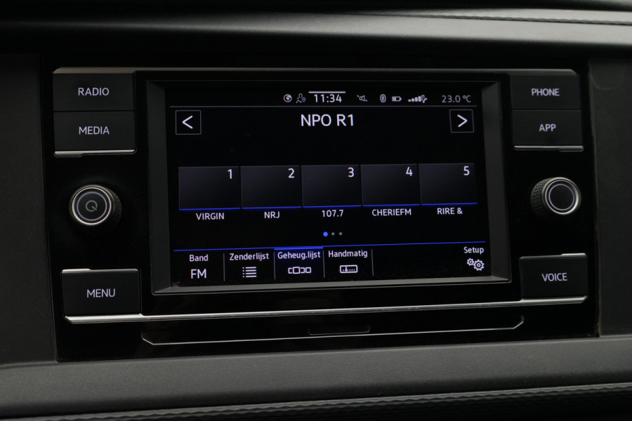 Volkswagen Transporter 2.0 TDI DSG 150 PK Lang 3-Zits, Airco, Cruise, Apple Carplay, Camera, DAB, PDC, Trekhaak, 18''