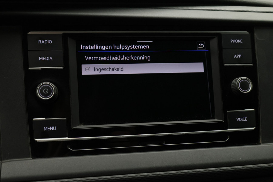 Volkswagen Transporter 2.0 TDI DSG 150 PK Lang 3-Zits, Airco, Cruise, Apple Carplay, Camera, DAB, PDC, Trekhaak, 18''