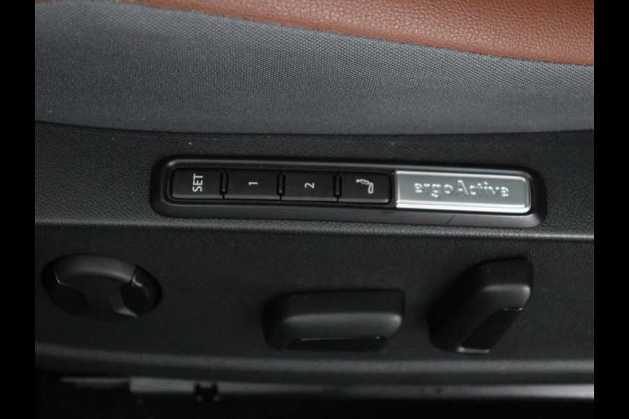 Volkswagen ID.4 First Max 77 kWh | SOH 91,9% | Panoramadak | Leder/alcantara | Memory | Stuur/stoel verwarming | Adaptive cruise | 360 camera | Dodehoek detectie | Carplay | Sfeerverlichting |