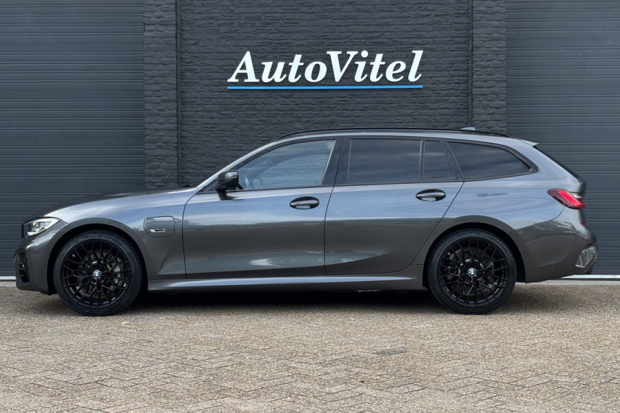 BMW 3 Serie Touring 330e M Sport | Head-up | Sportleder | 19' Inch Breedset | Comfort Access | Trekhaak | Adap. Cruise