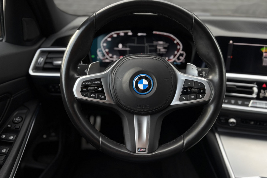 BMW 3 Serie Touring 330e M Sport | Head-up | Sportleder | 19' Inch Breedset | Comfort Access | Trekhaak | Adap. Cruise