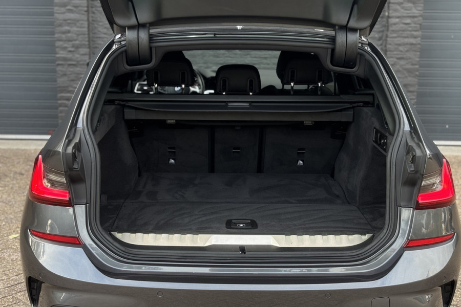 BMW 3 Serie Touring 330e M Sport | Head-up | Sportleder | 19' Inch Breedset | Comfort Access | Trekhaak | Adap. Cruise