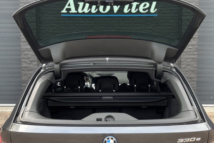 BMW 3 Serie Touring 330e M Sport | Head-up | Sportleder | 19' Inch Breedset | Comfort Access | Trekhaak | Adap. Cruise