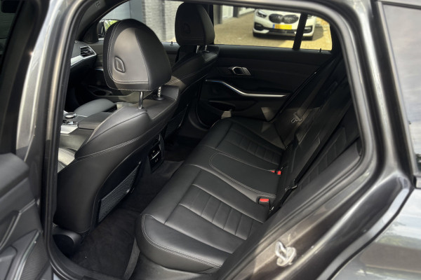 BMW 3 Serie Touring 330e M Sport | Head-up | Sportleder | 19' Inch Breedset | Comfort Access | Trekhaak | Adap. Cruise