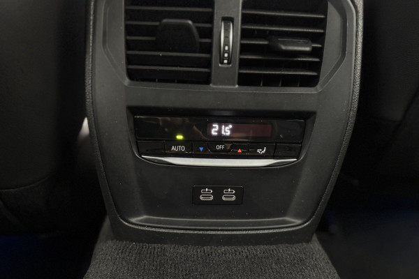 BMW 3 Serie Touring 330e M Sport | Head-up | Sportleder | 19' Inch Breedset | Comfort Access | Trekhaak | Adap. Cruise