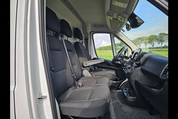 Peugeot Boxer 2.2 BlueHDi 180 S&S L4H2 3.5t Zwaar L4H2 Maxi Navi Airco Camera Carplay Cruise Control Euro6 Nieuw Model 140 PK