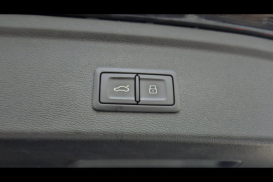 Audi A3 Sportback 40 TFSI-e 3x S-line Keyless Matrix Memory Camera Virtual