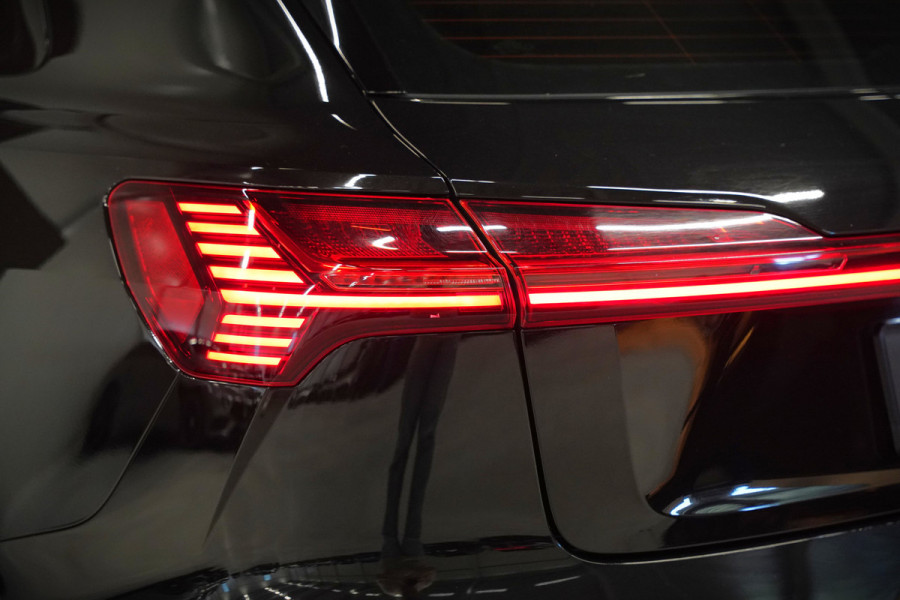 Audi e-tron e-tron 50 quattro Launch edition plus 71 kWh | Panoramadak | Stoelverwarming | Memory Seat | Adaptive Cruise Control | Luchtvering | Parkeersensoren | Apple Carplay | Keyless | SOH 83,67%