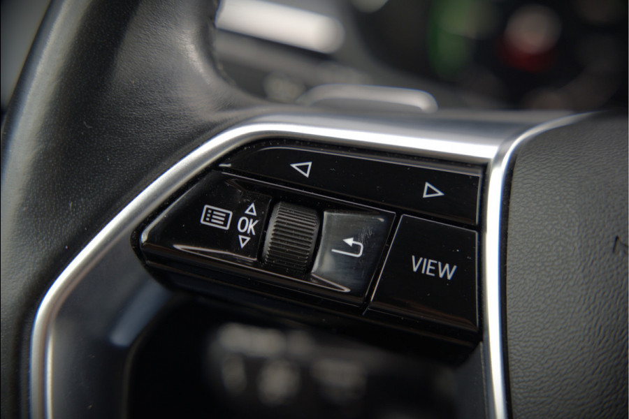 Audi e-tron e-tron 50 quattro Launch edition plus 71 kWh | Panoramadak | Stoelverwarming | Keyless | Apple Carplay | Luchtvering | Adaptive Cruise Control | Leer | Elek. Stoelen  | BTW | NAP | Led | Black Style | PDC | SOH 84,94%