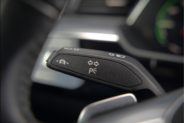 Audi e-tron e-tron 50 quattro Launch edition plus 71 kWh | Panoramadak | Stoelverwarming | Keyless | Apple Carplay | Luchtvering | Adaptive Cruise Control | Leer | Elek. Stoelen  | BTW | NAP | Led | Black Style | PDC | SOH 84,94%