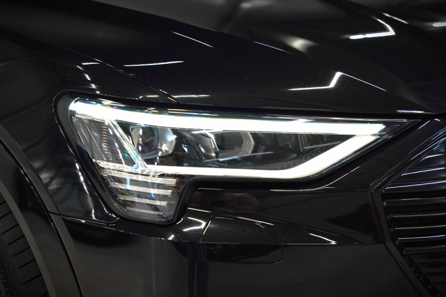 Audi e-tron e-tron 50 quattro Launch edition plus 71 kWh | Panoramadak | Stoelverwarming | Keyless | Apple Carplay | Luchtvering | Adaptive Cruise Control | Leer | Elek. Stoelen  | BTW | NAP | Led | Black Style | PDC | SOH 84,94%
