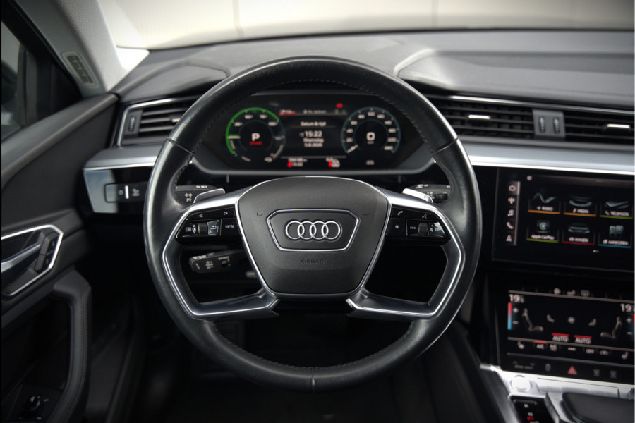 Audi e-tron e-tron 50 quattro Launch edition plus 71 kWh | Panoramadak | Stoelverwarming | Keyless | Apple Carplay | Luchtvering | Adaptive Cruise Control | Leer | Elek. Stoelen  | BTW | NAP | Led | Black Style | PDC | SOH 84,94%