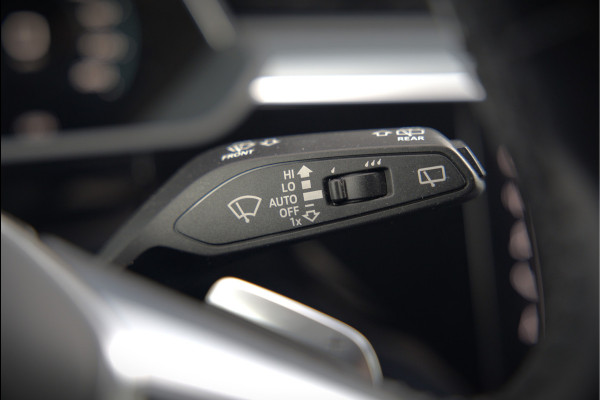 Audi e-tron e-tron 50 quattro Launch edition plus 71 kWh | Panoramadak | Stoelverwarming | Keyless | Apple Carplay | Luchtvering | Adaptive Cruise Control | Leer | Elek. Stoelen  | BTW | NAP | Led | Black Style | PDC | SOH 84,94%